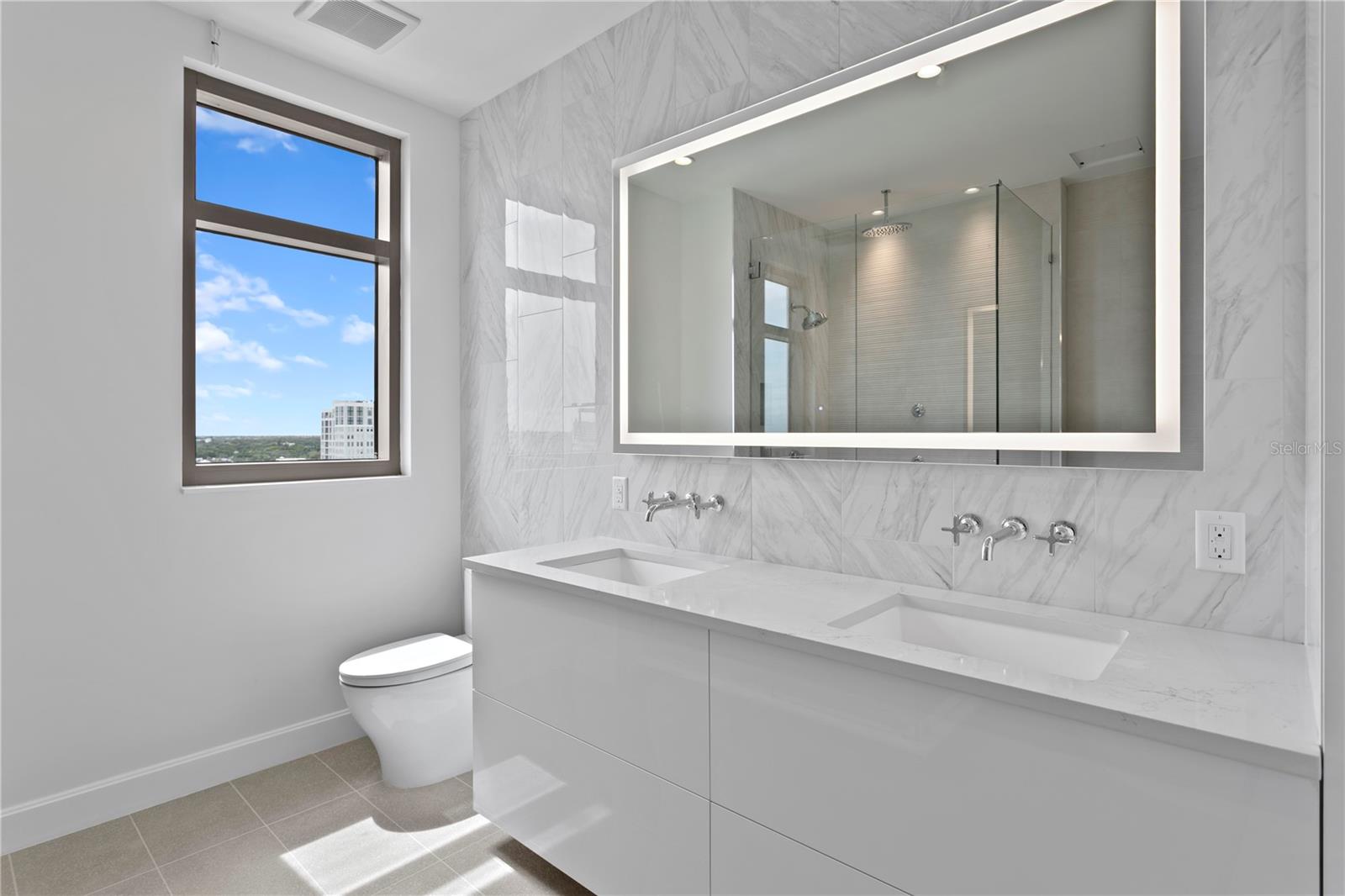 Image 21 of 40 For 126 4th Avenue Ne 1201