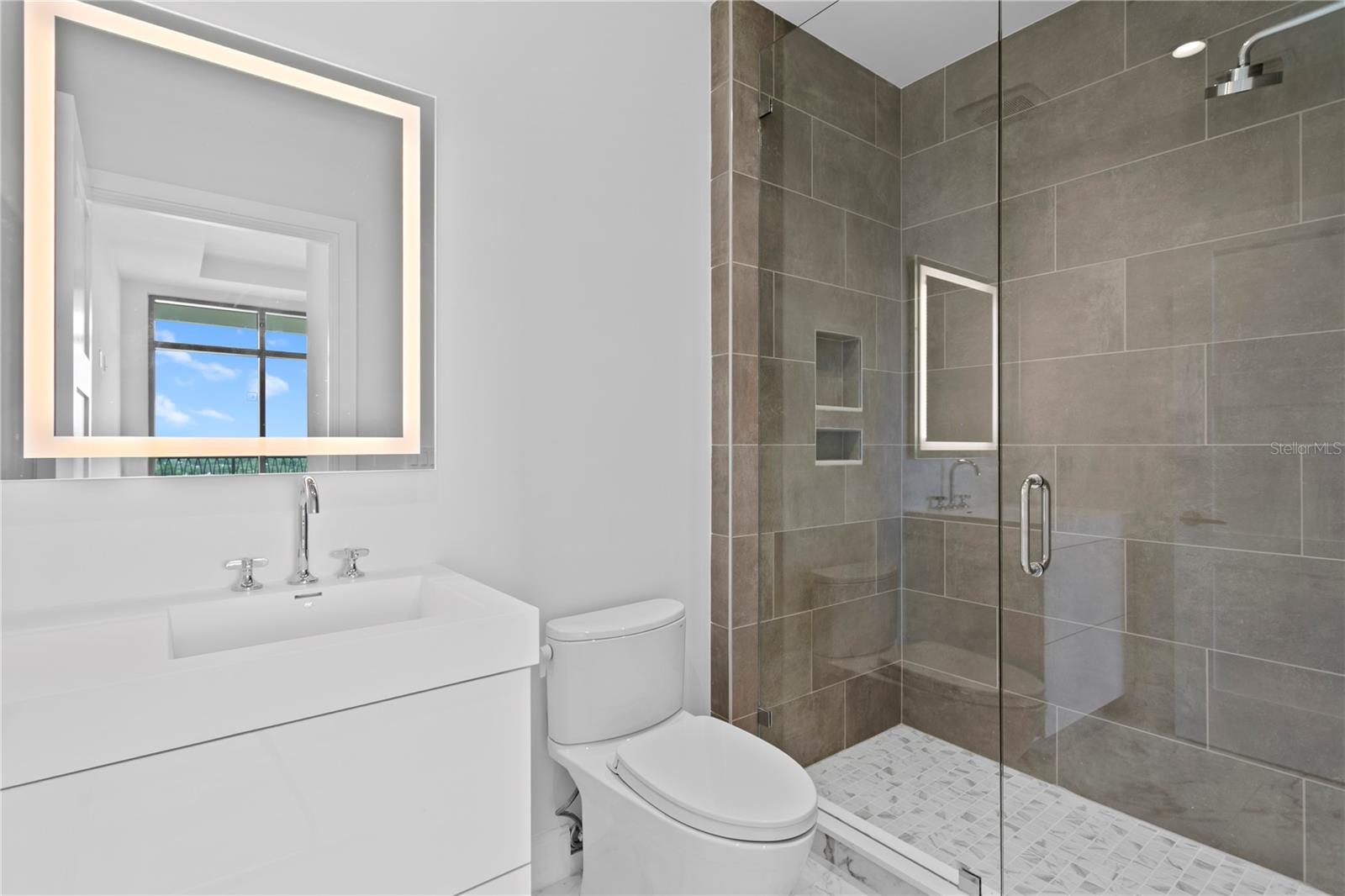 Image 26 of 40 For 126 4th Avenue Ne 1201