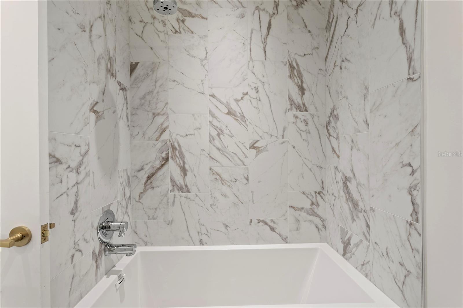 Image 43 of 53 For 126 4th Avenue Ne 1201