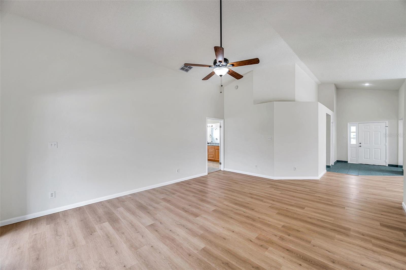 Image 4 of 44 For 1510 Vernon Court