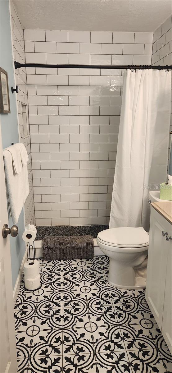 Image 7 of 20 For 433 James Street 435