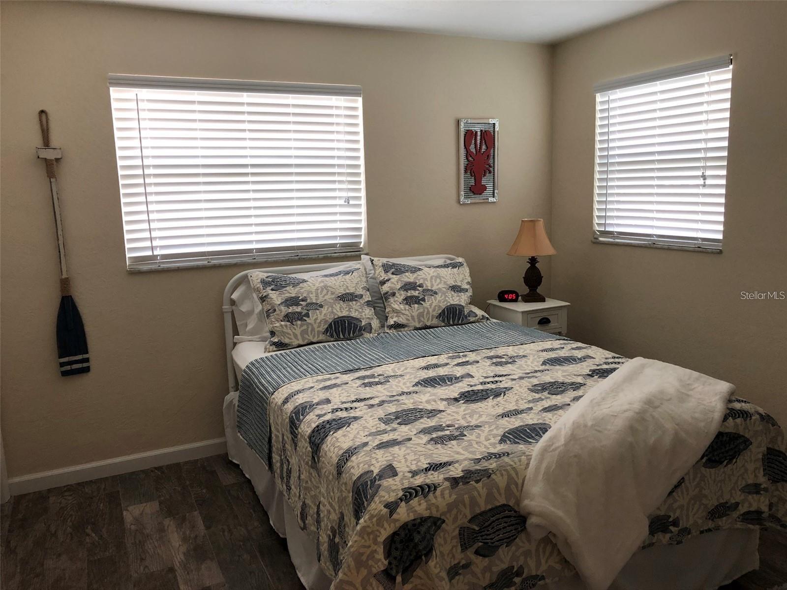 Image 8 of 20 For 433 James Street 435