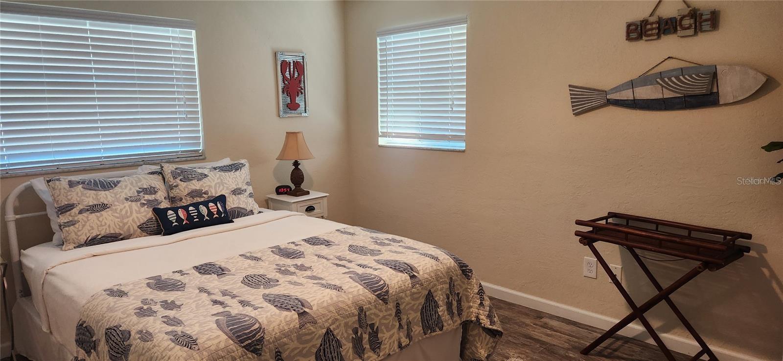 Image 9 of 20 For 433 James Street 435
