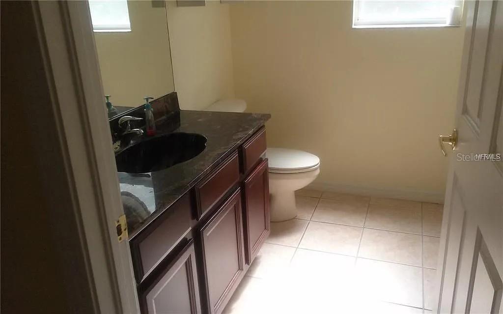 Listing photo id 8 for 23241 Abercorn Lane
