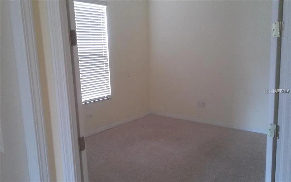 Listing photo id 14 for 23241 Abercorn Lane
