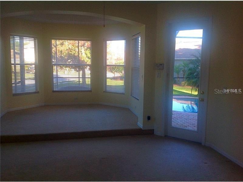 Listing photo id 15 for 23241 Abercorn Lane