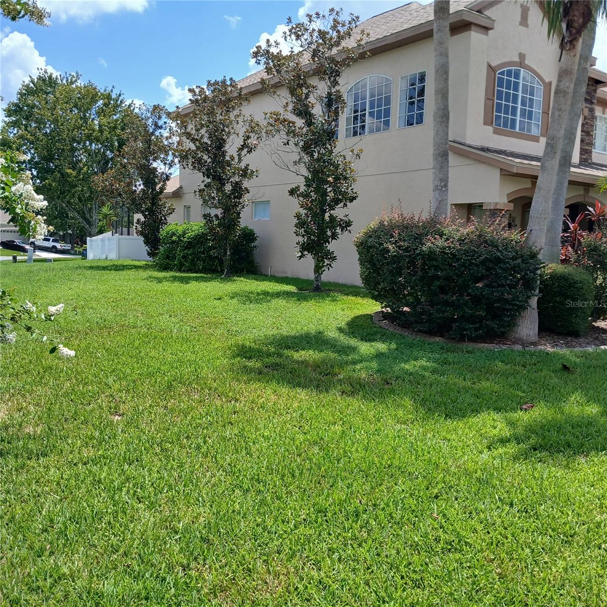 Listing photo id 0 for 23241 Abercorn Lane
