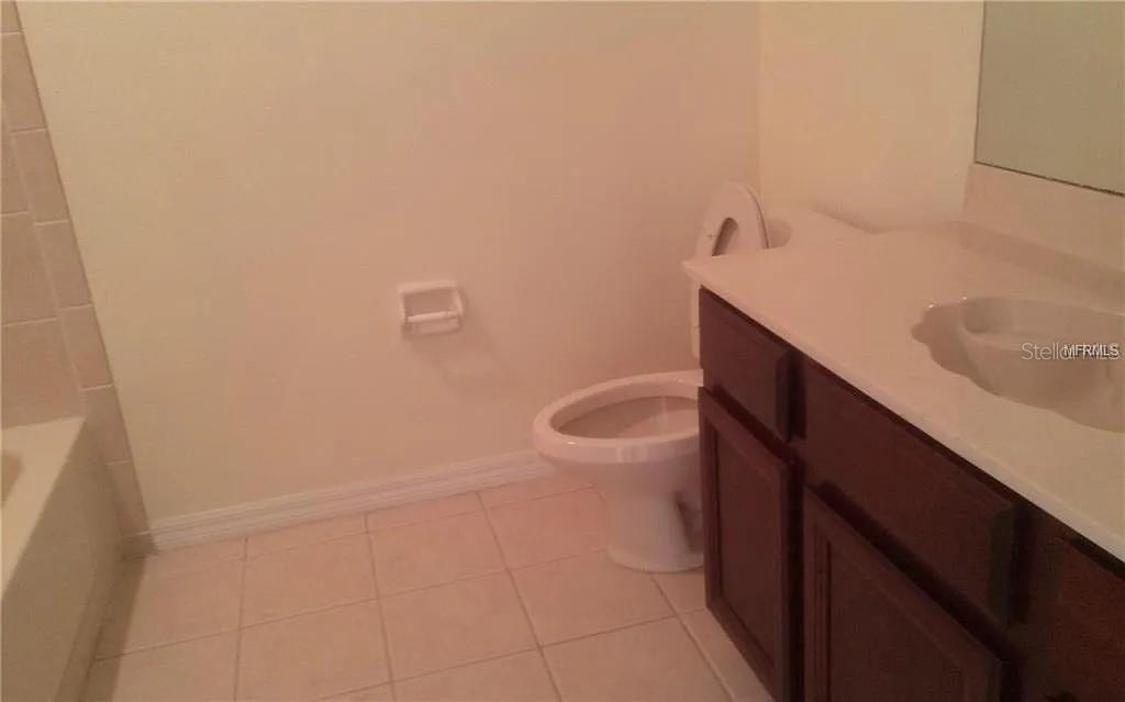 Listing photo id 25 for 23241 Abercorn Lane