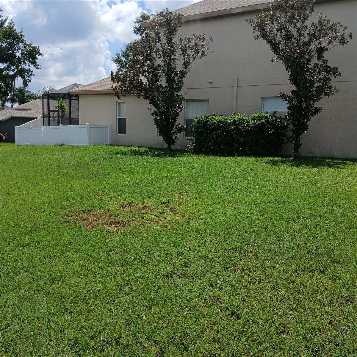 Listing photo id 1 for 23241 Abercorn Lane