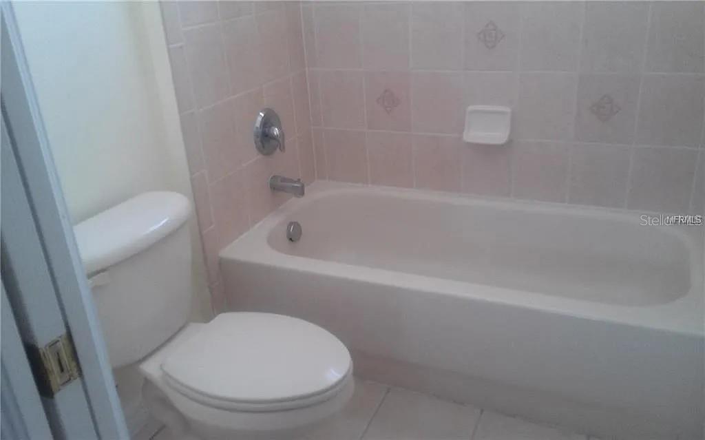 Listing photo id 30 for 23241 Abercorn Lane