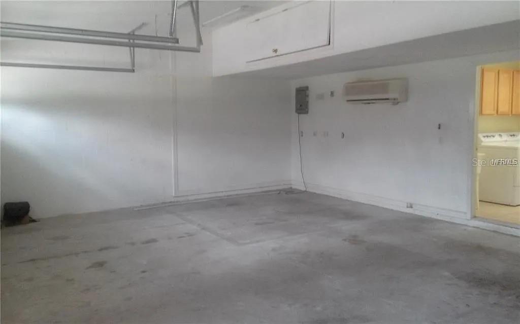 Listing photo id 31 for 23241 Abercorn Lane