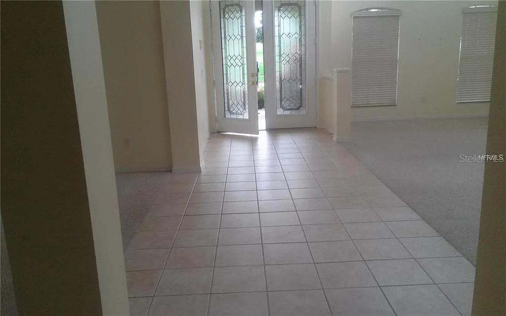 Listing photo id 3 for 23241 Abercorn Lane