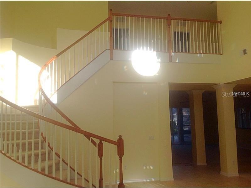 Listing photo id 5 for 23241 Abercorn Lane
