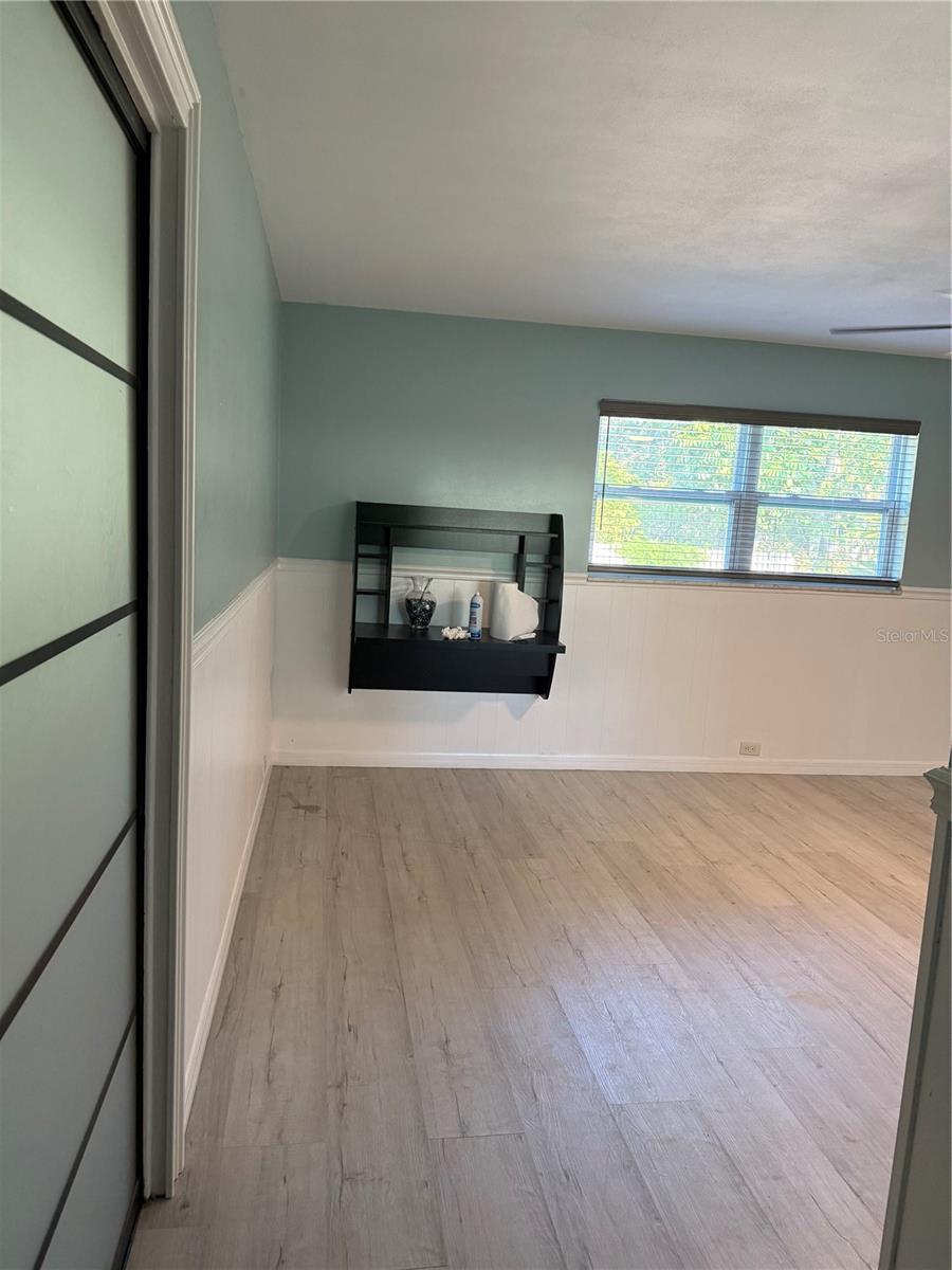 Listing photo id 8 for 14112 Josephine Street