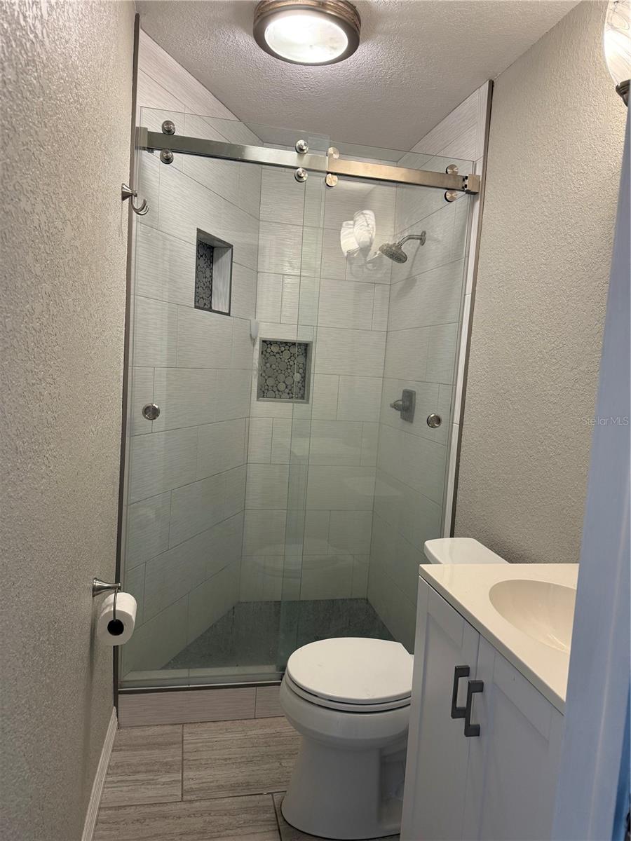 Listing photo id 13 for 14112 Josephine Street