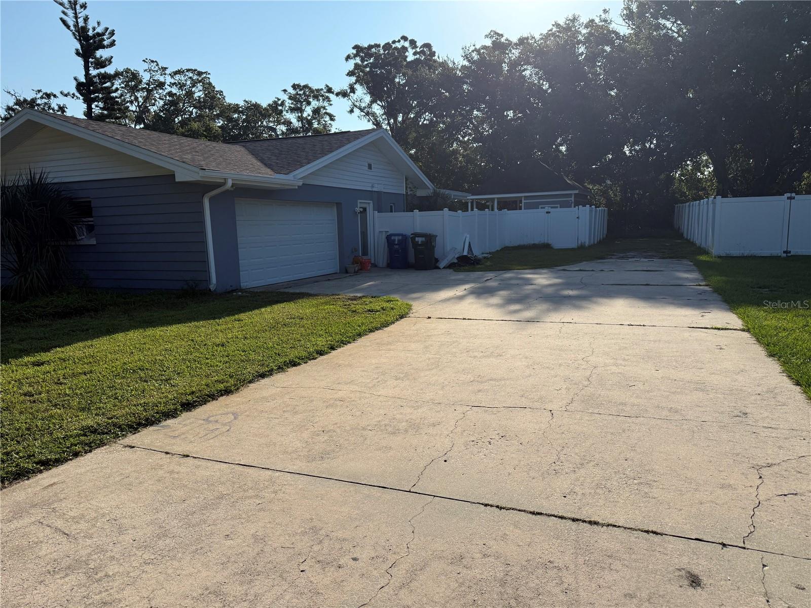 Listing photo id 1 for 14112 Josephine Street