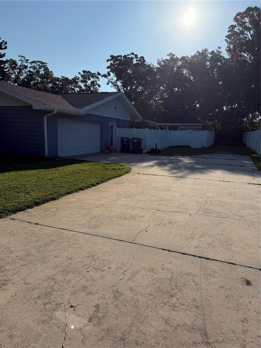 Listing photo id 2 for 14112 Josephine Street