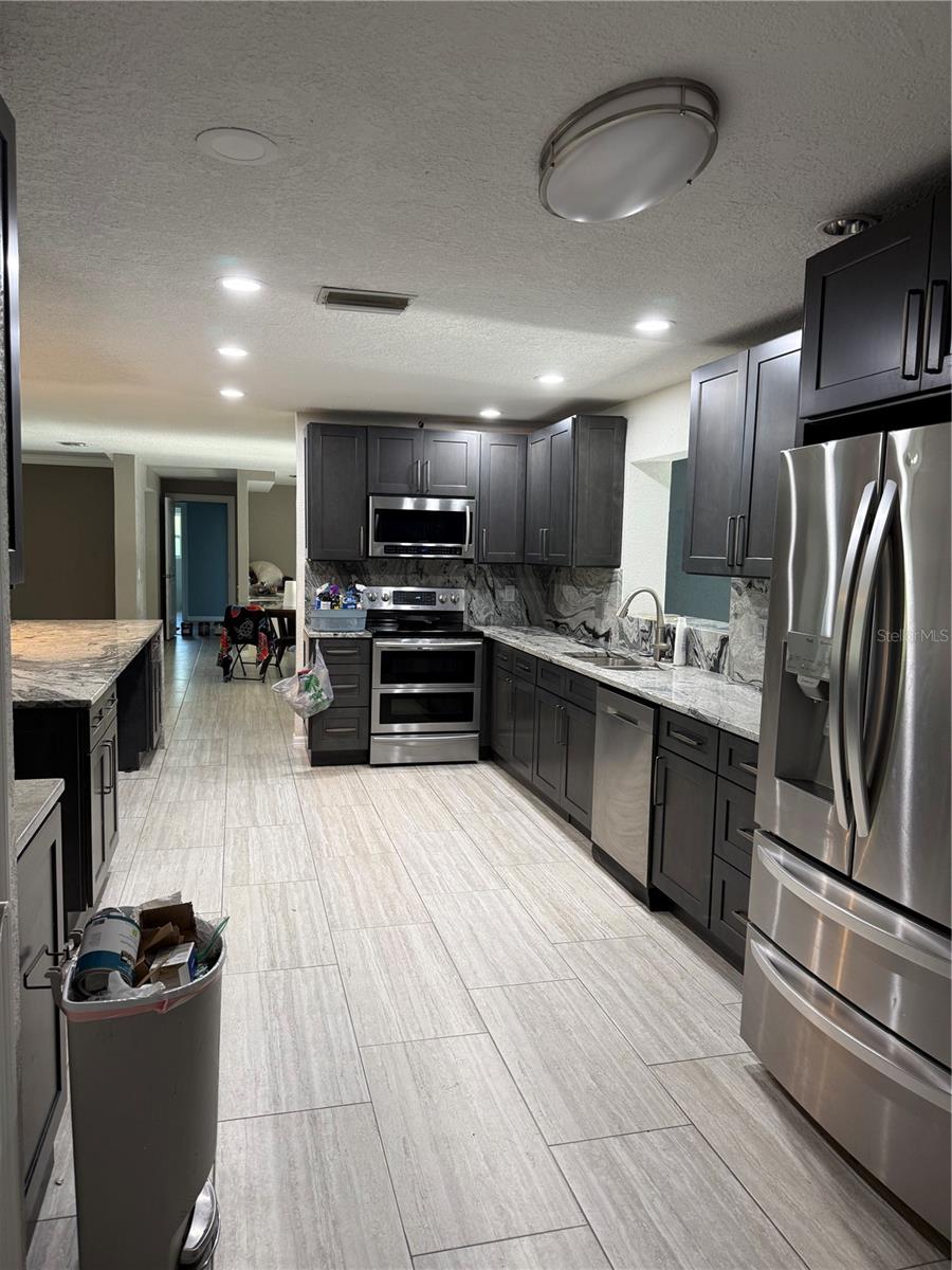 Listing photo id 4 for 14112 Josephine Street