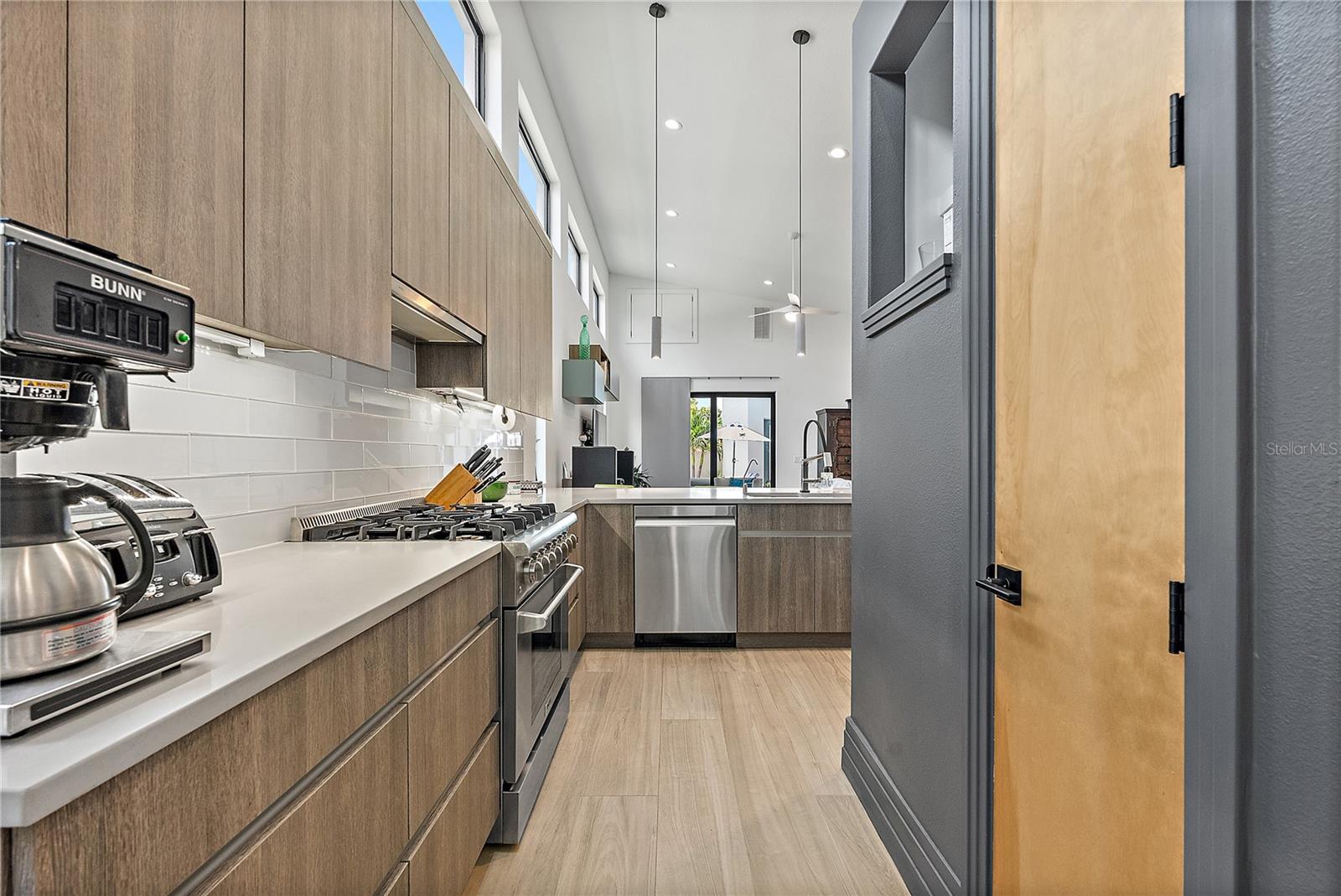 Image 11 of 67 For 2500 4th Avenue S