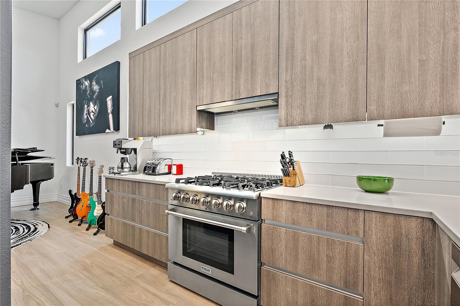 Image 14 of 67 For 2500 4th Avenue S