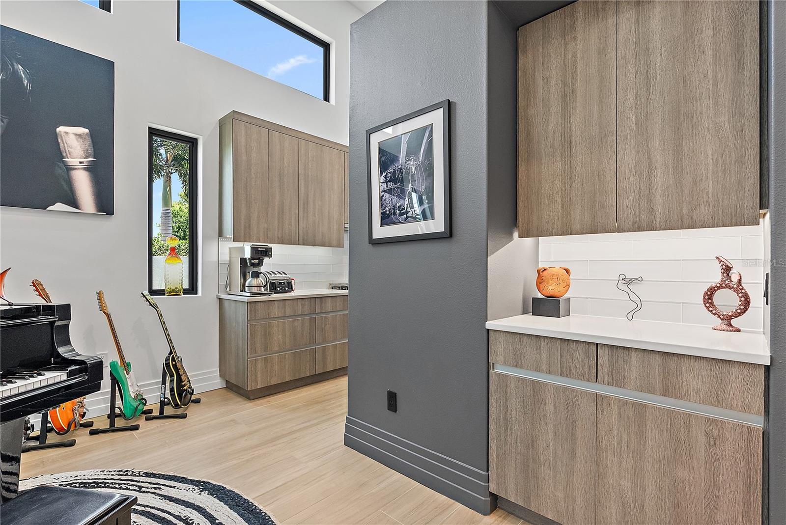 Image 15 of 67 For 2500 4th Avenue S