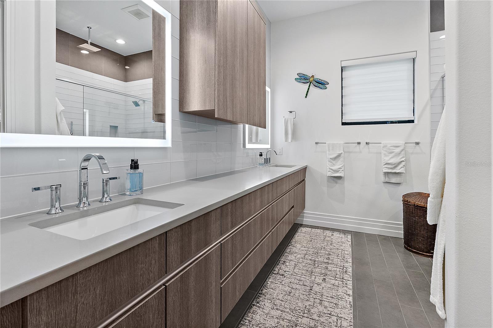 Image 18 of 67 For 2500 4th Avenue S