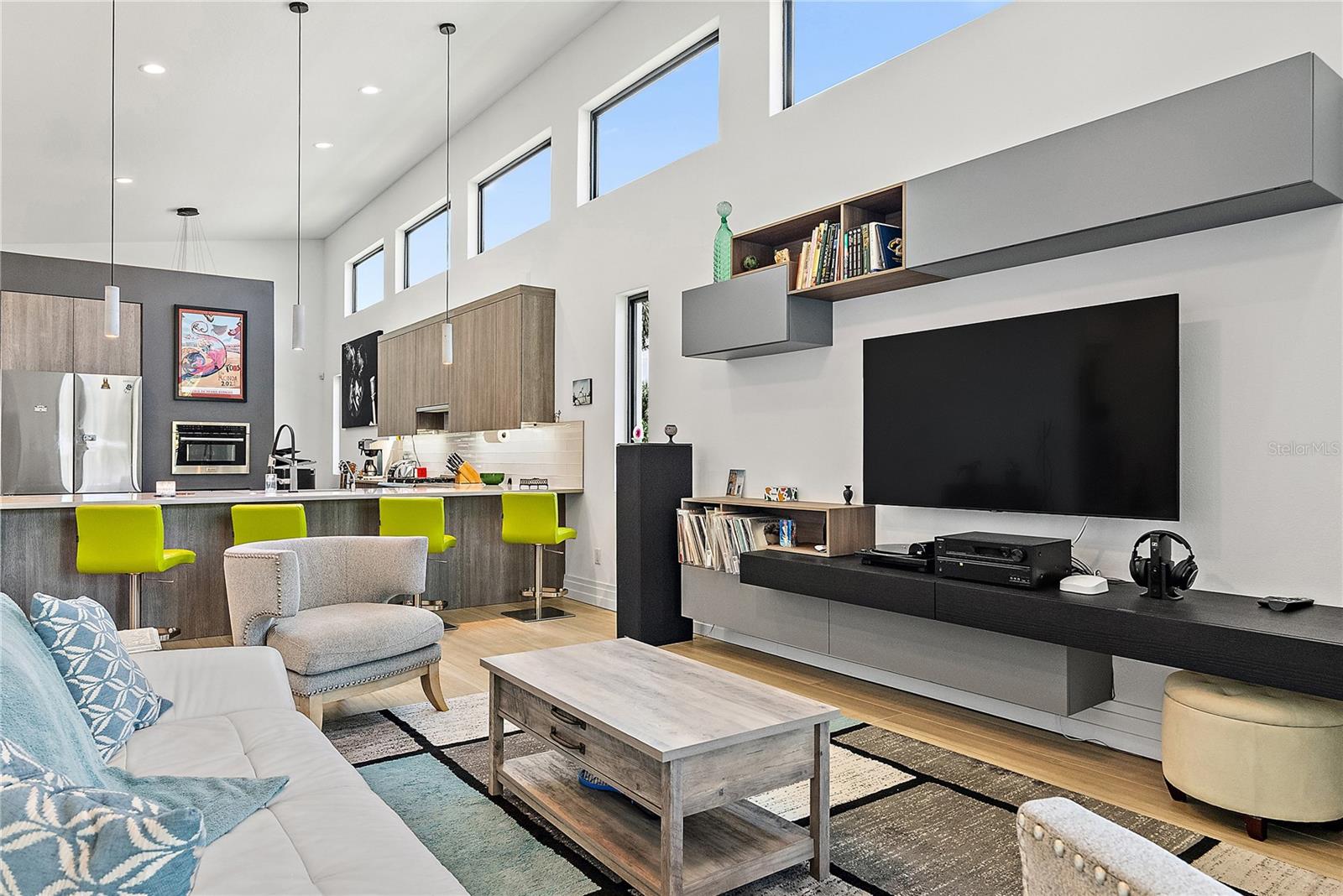 Image 2 of 67 For 2500 4th Avenue S