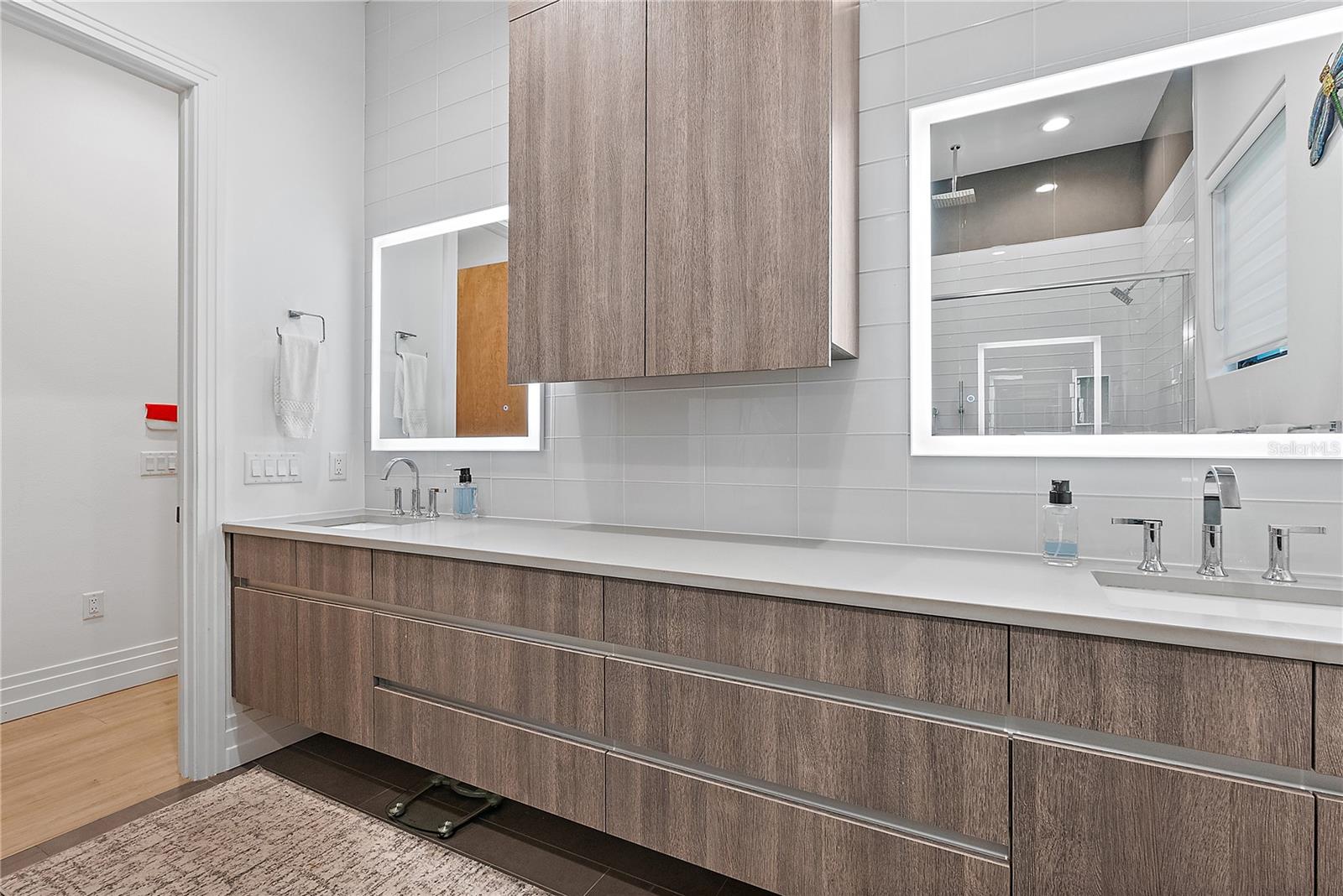 Image 20 of 67 For 2500 4th Avenue S