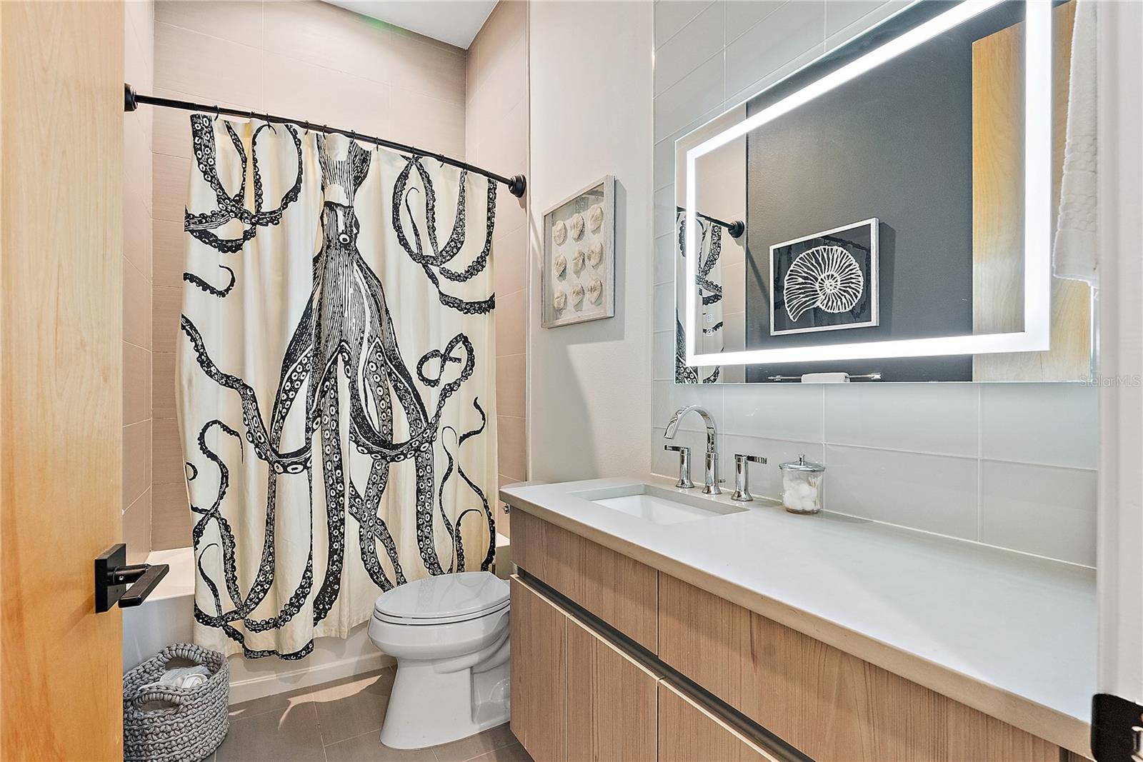 Image 24 of 67 For 2500 4th Avenue S