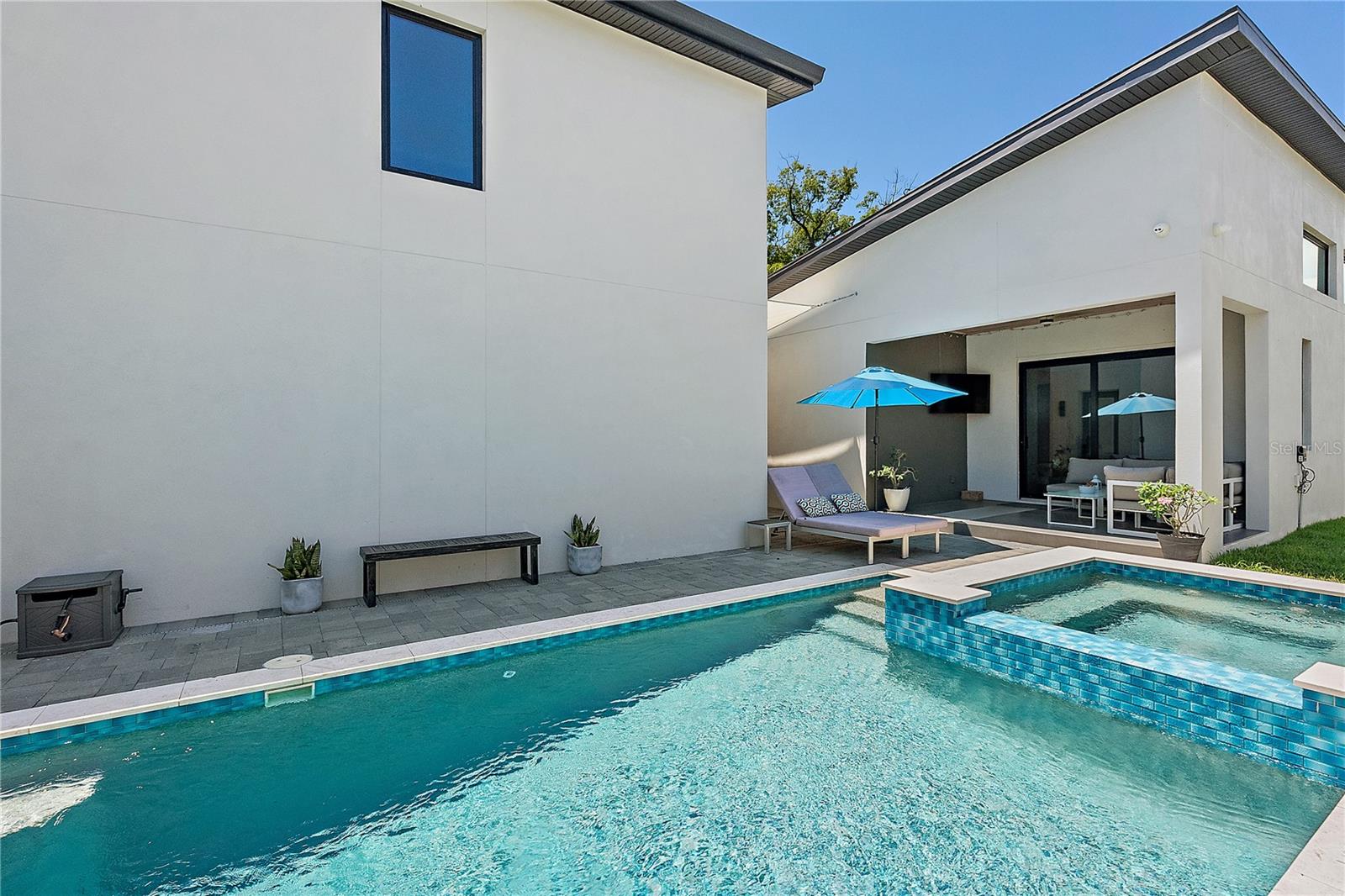 Image 37 of 67 For 2500 4th Avenue S