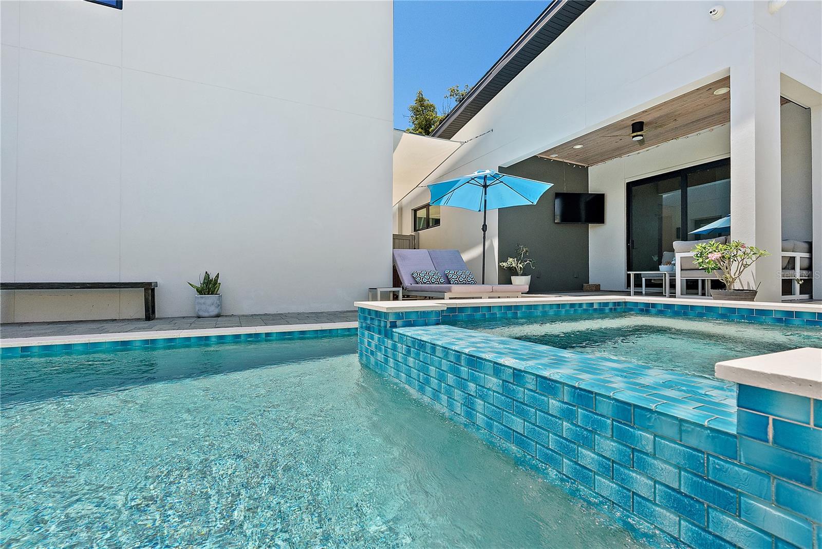 Image 38 of 67 For 2500 4th Avenue S