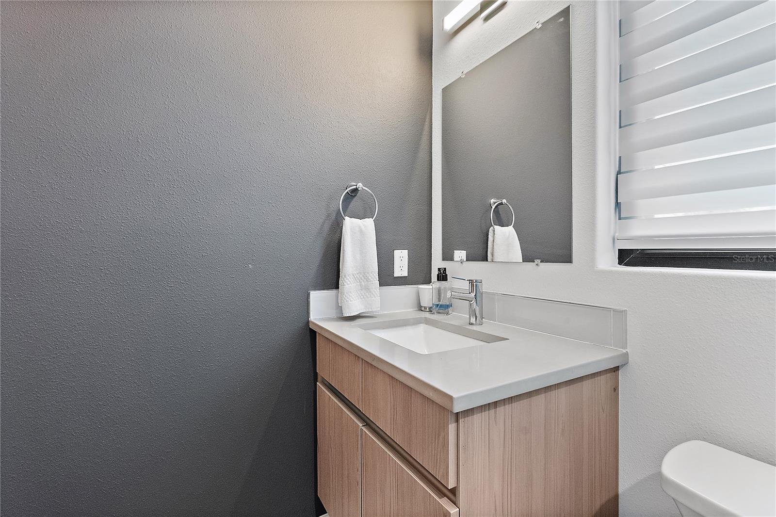 Image 47 of 67 For 2500 4th Avenue S