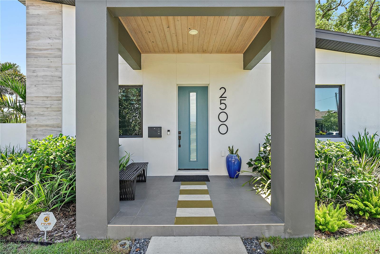 Image 8 of 67 For 2500 4th Avenue S