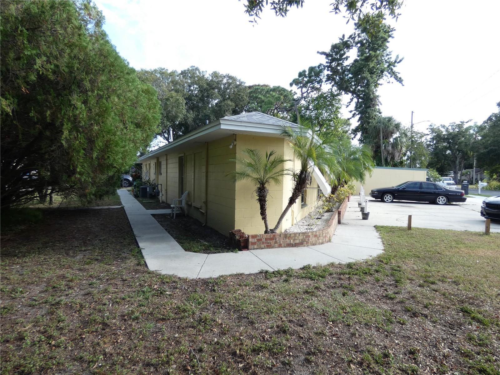 Image 6 of 35 For 4631 40th Street N