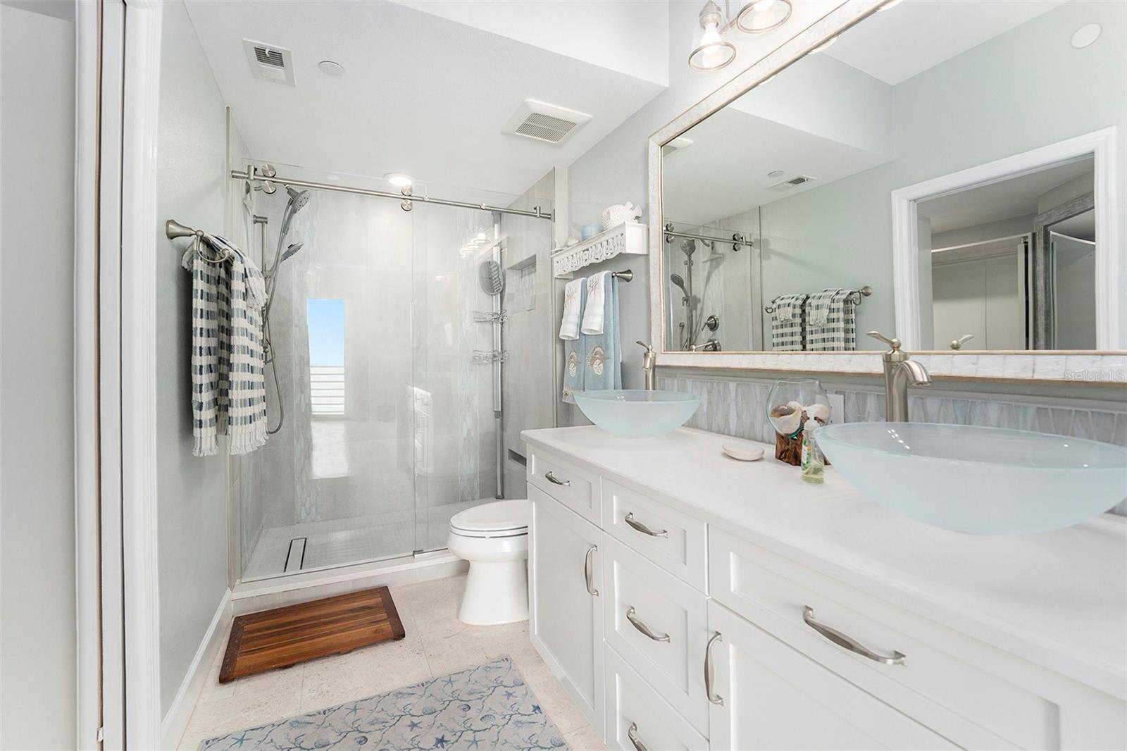 Listing photo id 13 for 7932 Sailboat Key Boulevard S 806