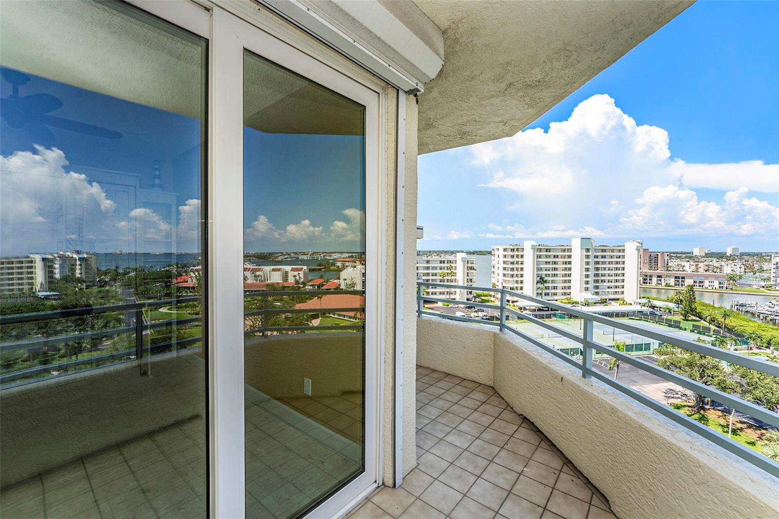 Listing photo id 21 for 7932 Sailboat Key Boulevard S 806