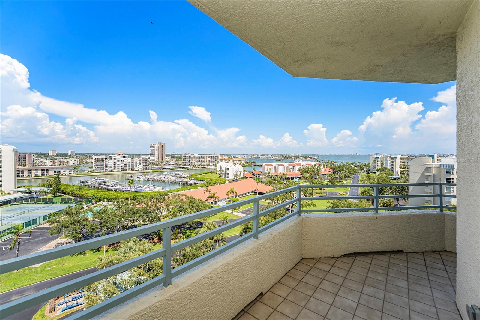 Listing photo id 22 for 7932 Sailboat Key Boulevard S 806
