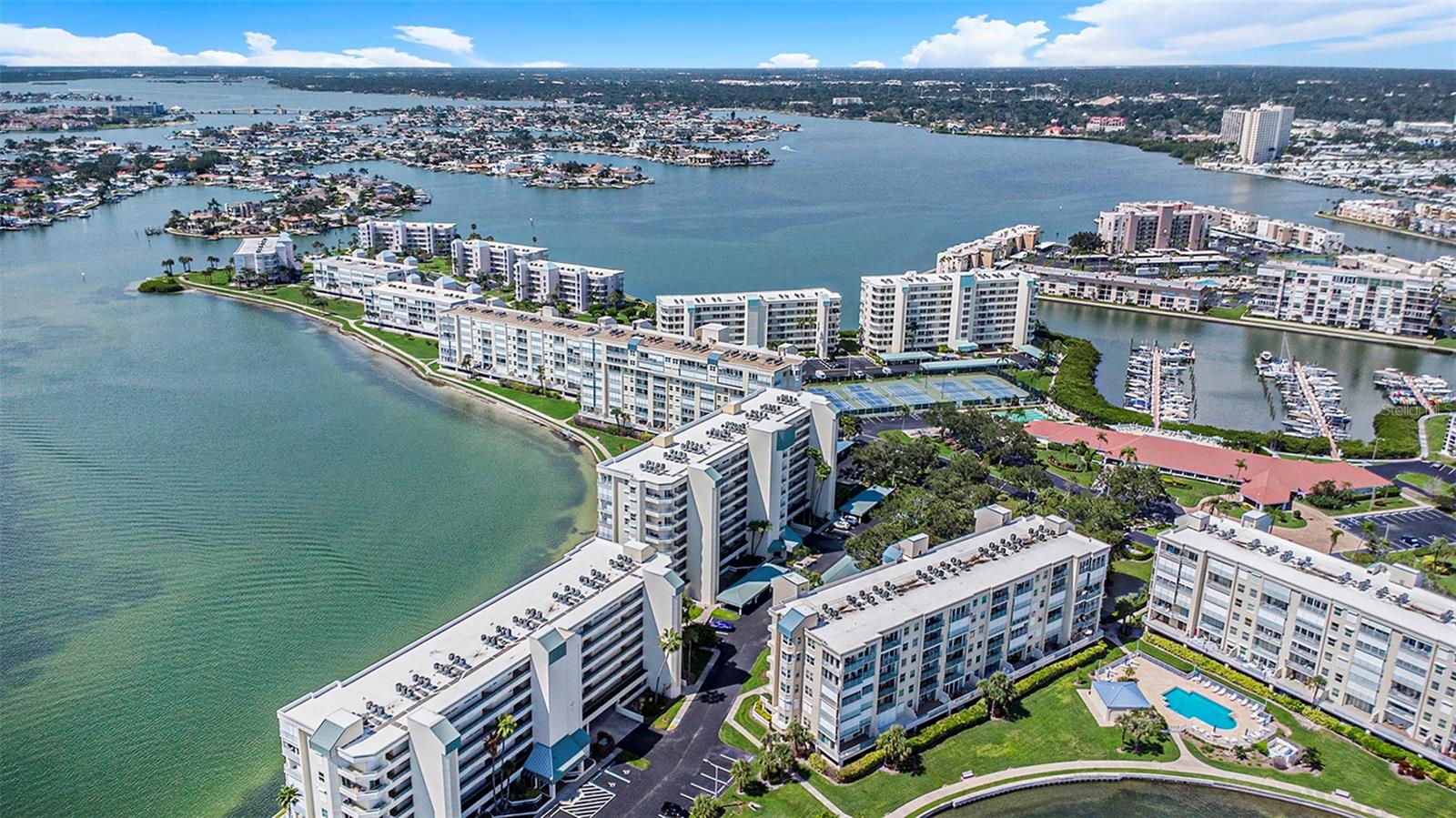 Listing photo id 24 for 7932 Sailboat Key Boulevard S 806