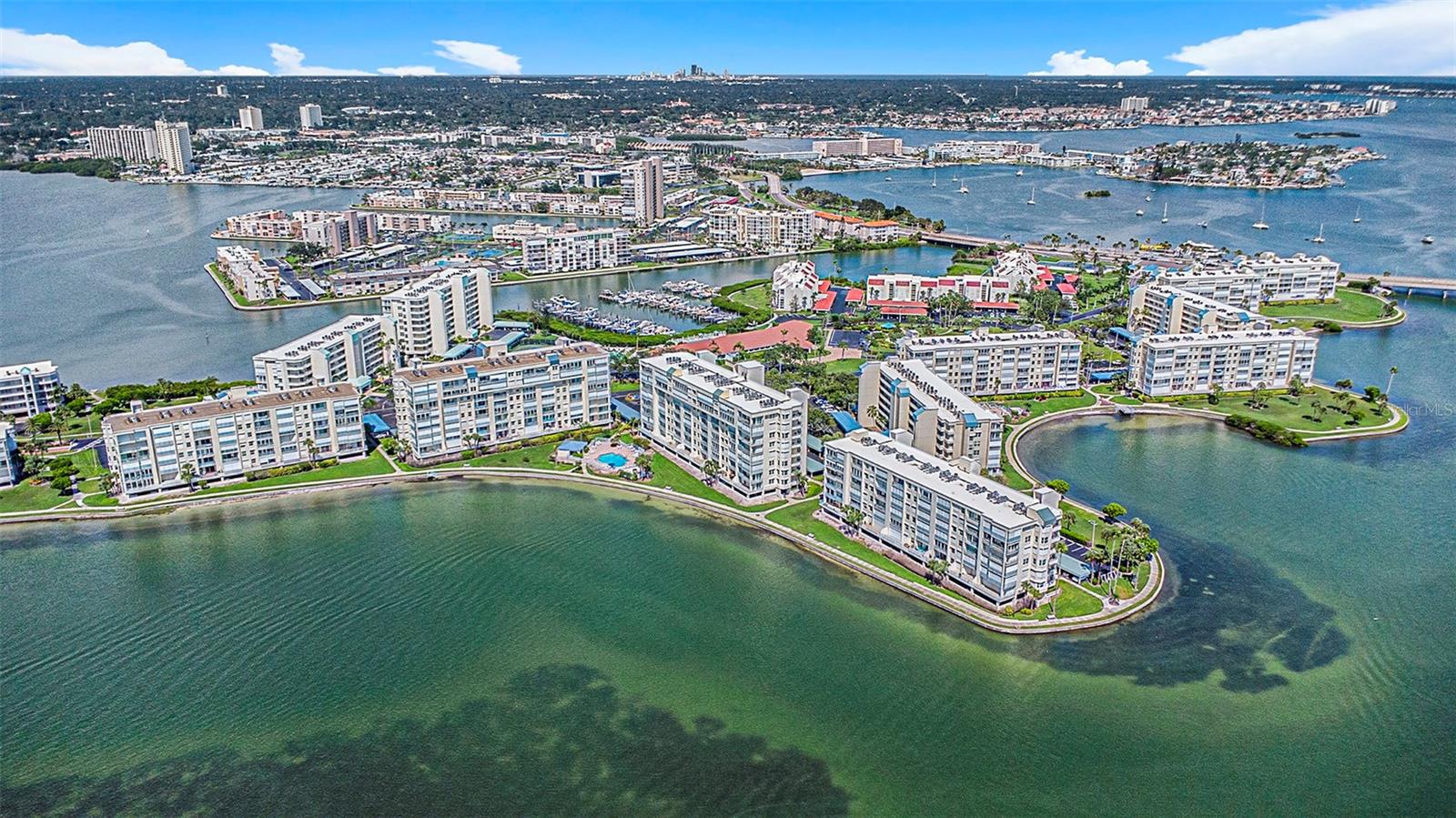 Listing photo id 25 for 7932 Sailboat Key Boulevard S 806
