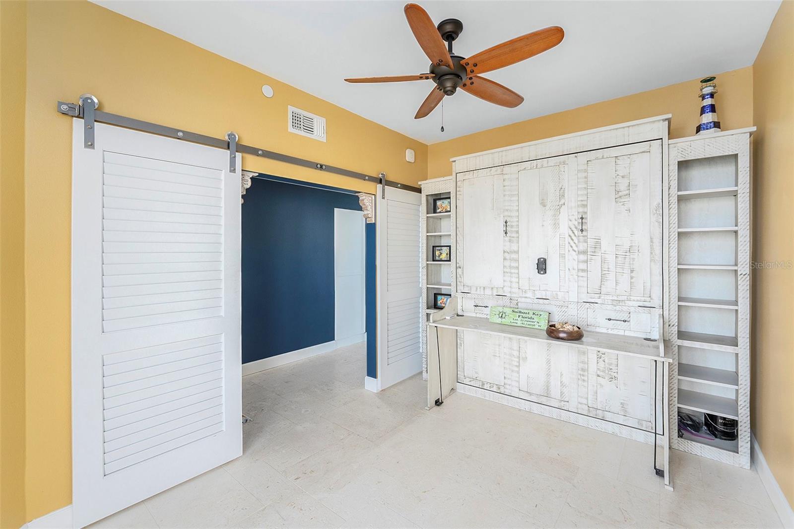 Listing photo id 4 for 7932 Sailboat Key Boulevard S 806