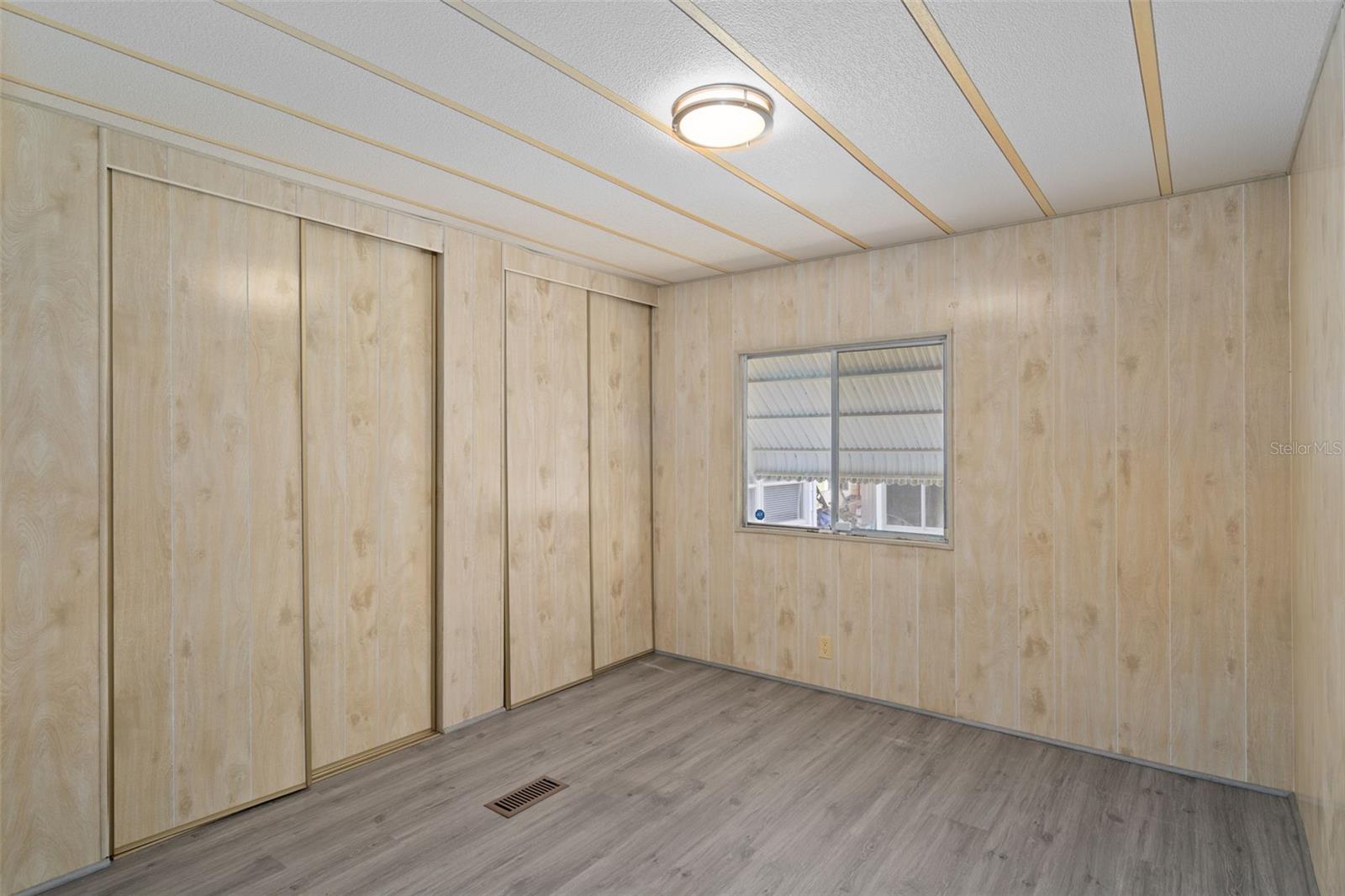 Listing photo id 20 for 8208 Fiesta Street