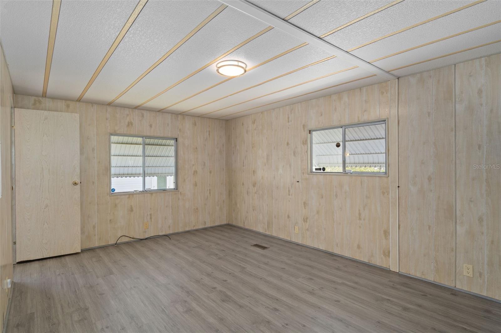 Listing photo id 22 for 8208 Fiesta Street