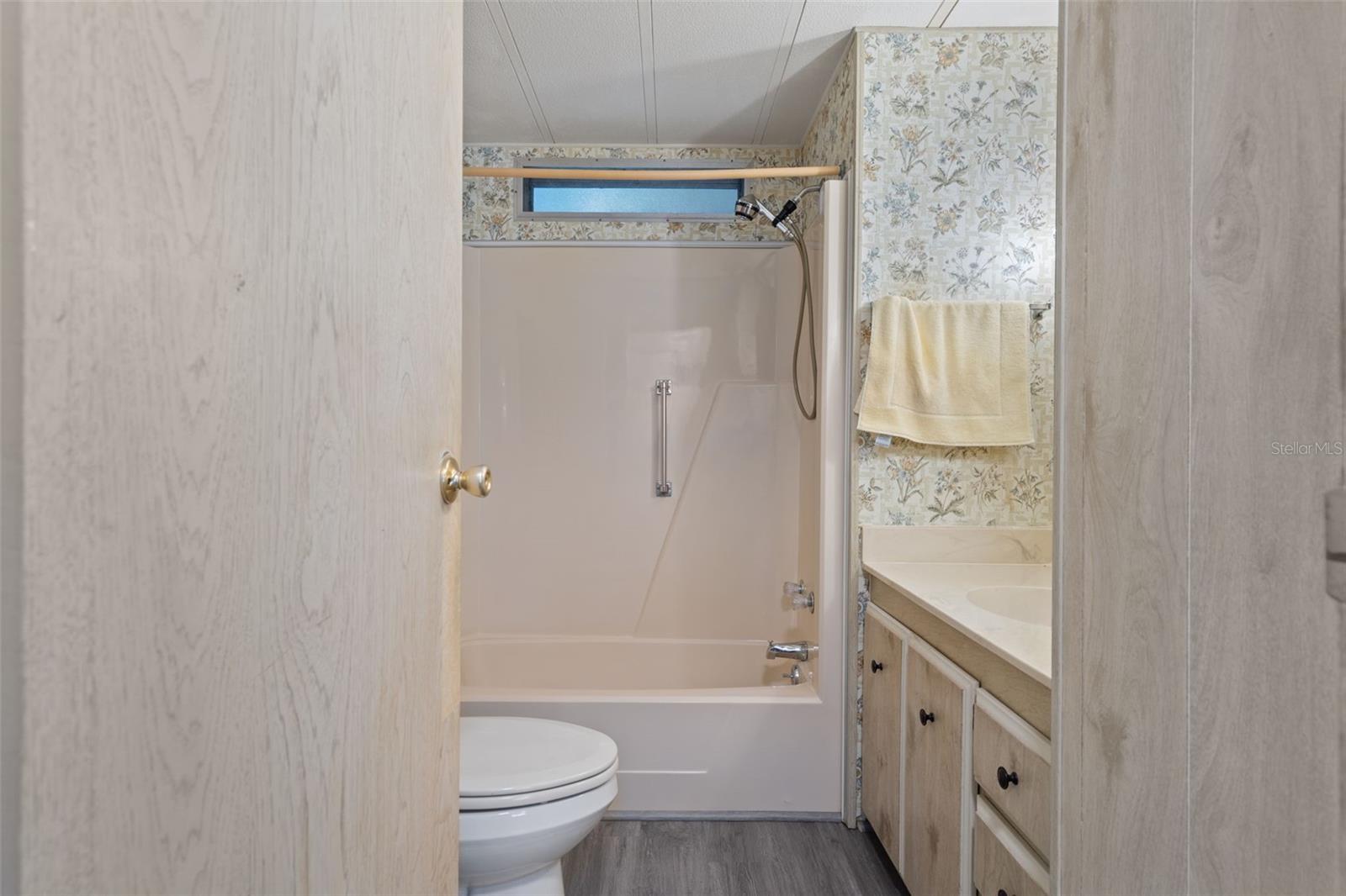 Listing photo id 26 for 8208 Fiesta Street