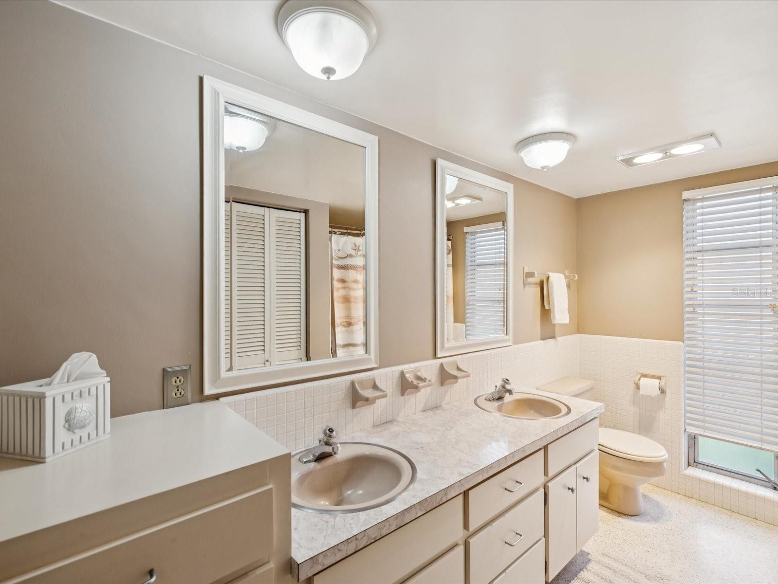 Image 11 of 25 For 1745 Harbor Circle W