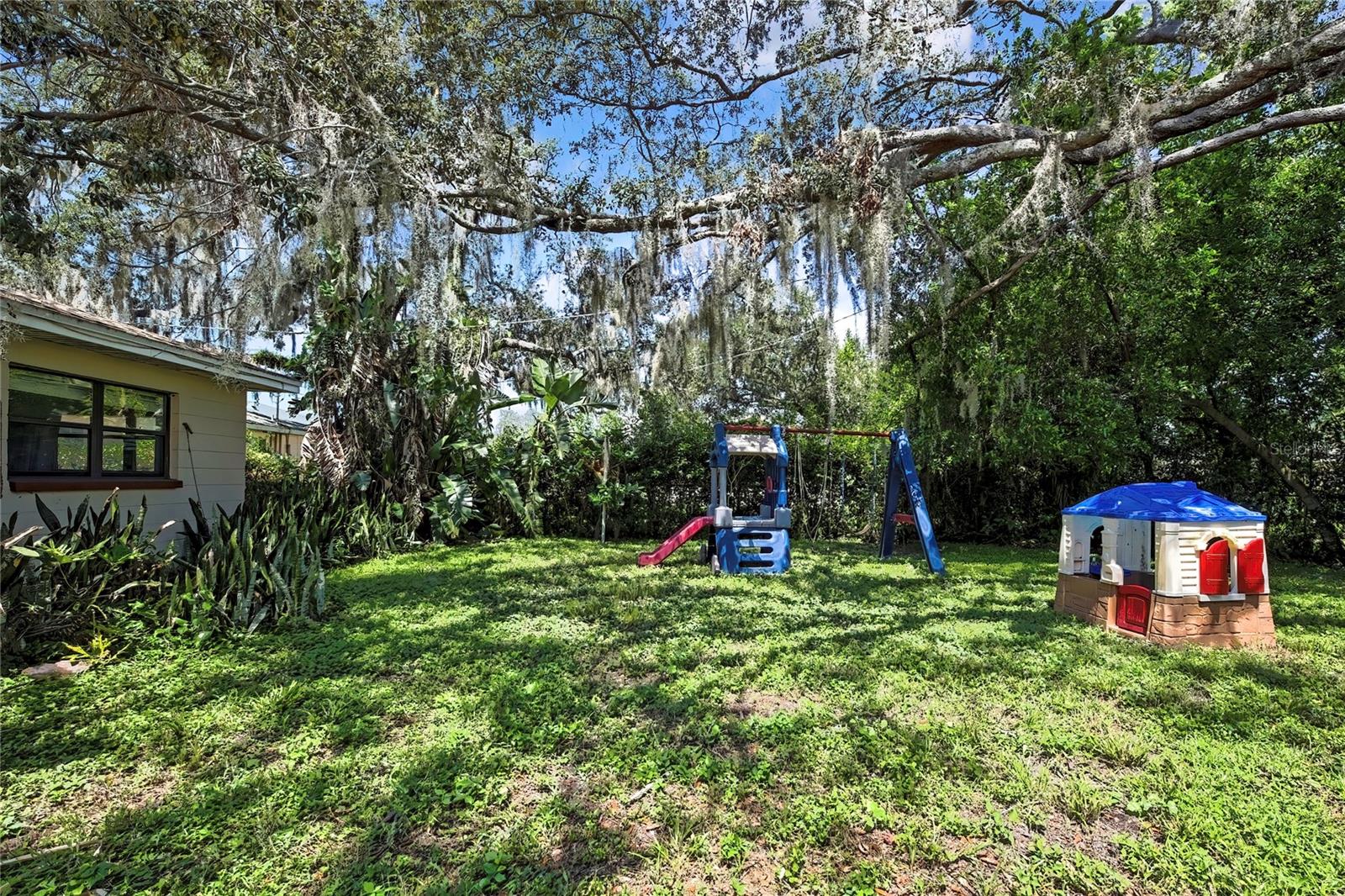 Image 40 of 48 For 217 Bougainvillea Avenue