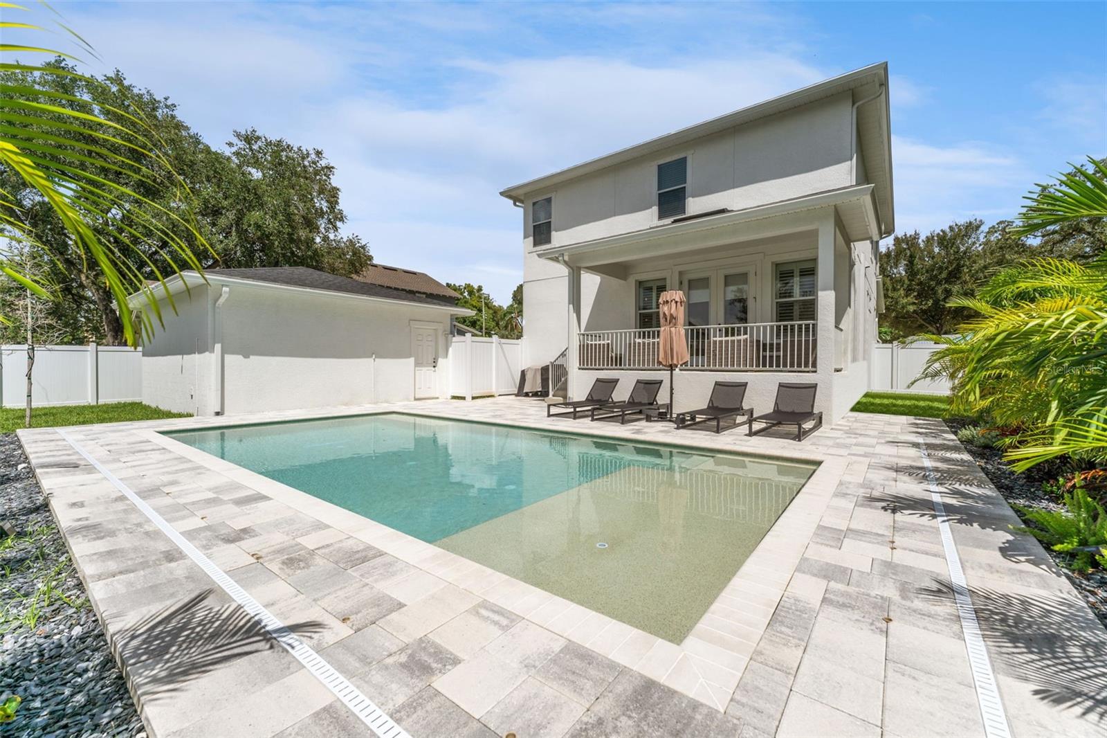 Listing photo id 49 for 4208 Central Avenue