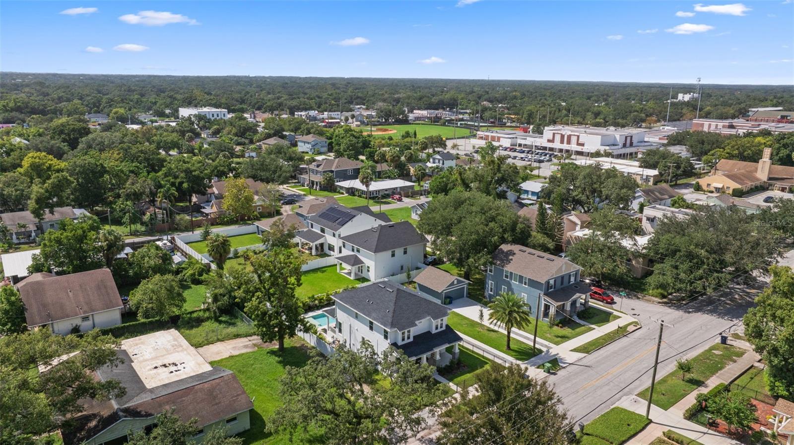 Listing photo id 54 for 4208 Central Avenue