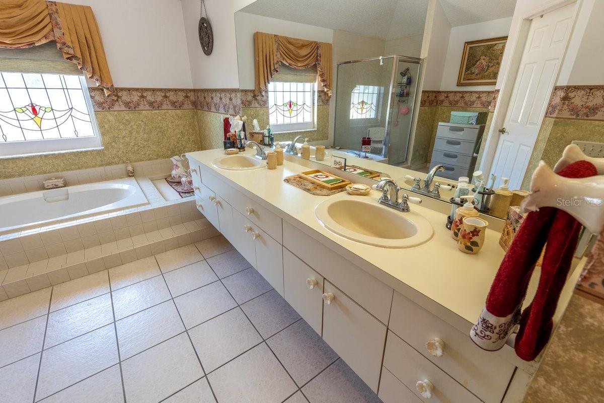 Listing photo id 9 for 30341 Fairway Drive