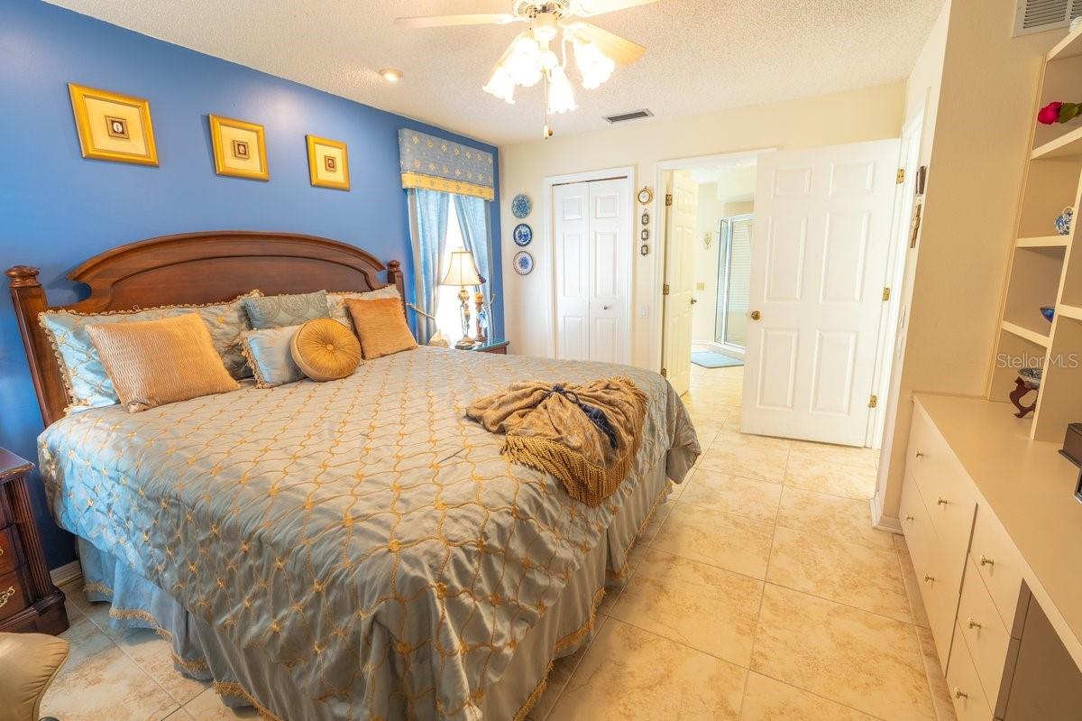 Listing photo id 18 for 30341 Fairway Drive