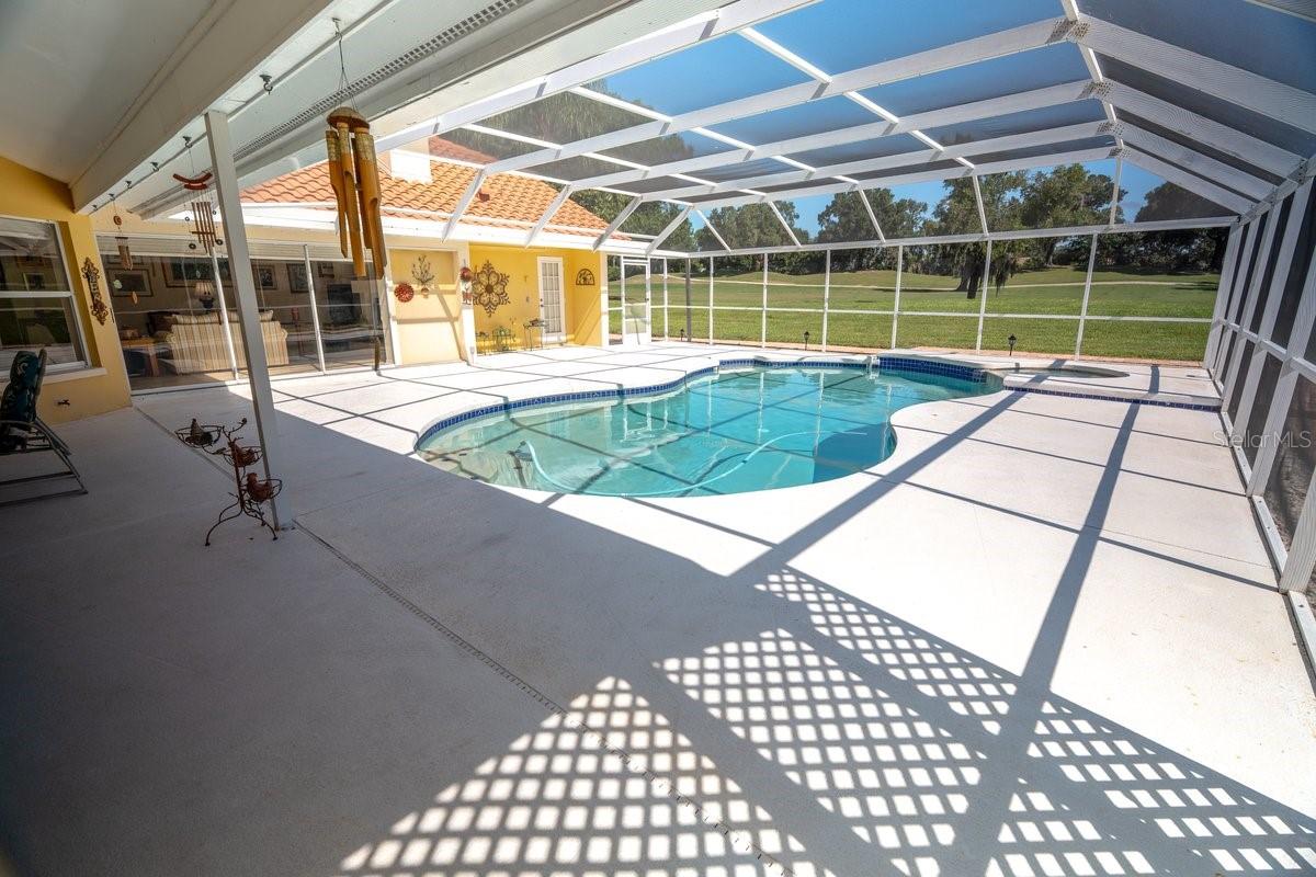 Listing photo id 25 for 30341 Fairway Drive